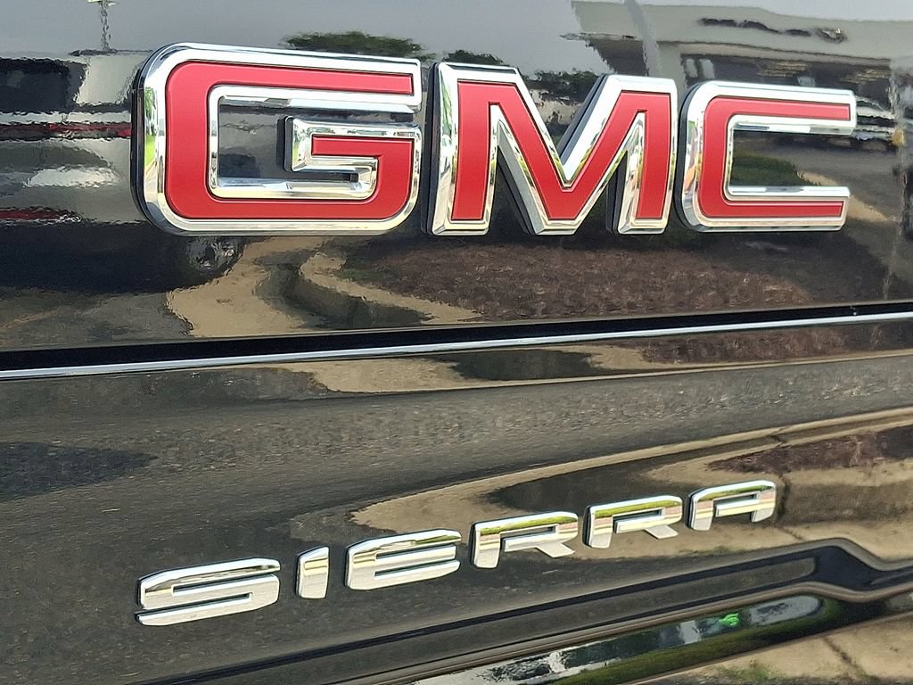 Used 2025 GMC Sierra 1500 AT4 w/ Technology Package AWD/4WD image 35