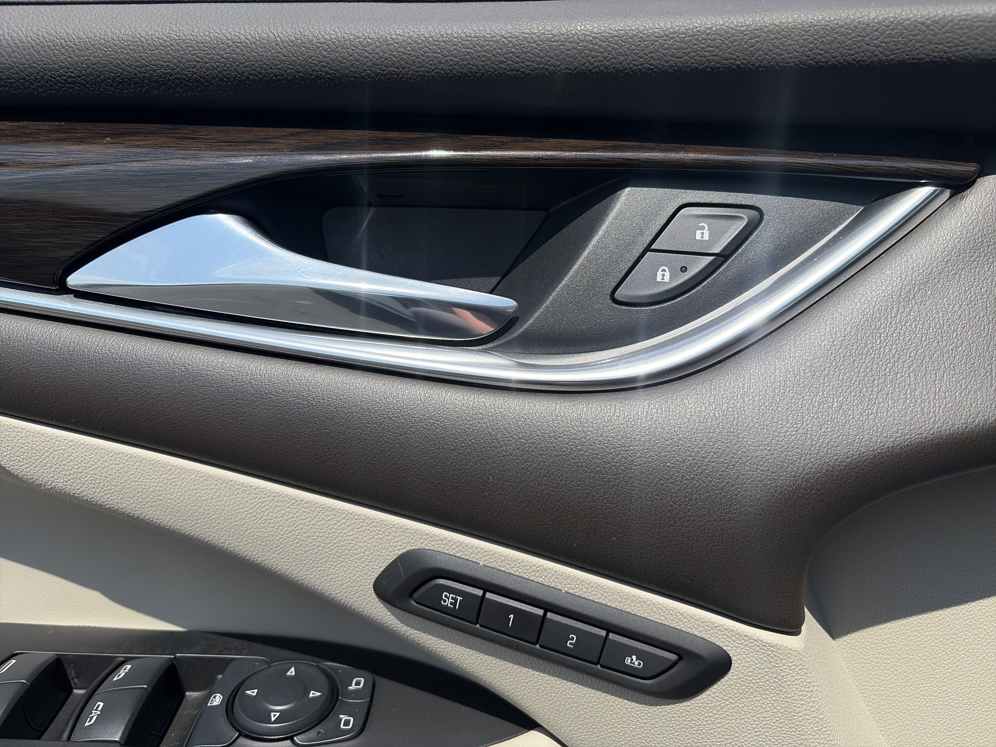 Used 2017 Buick LaCrosse Premium image 22
