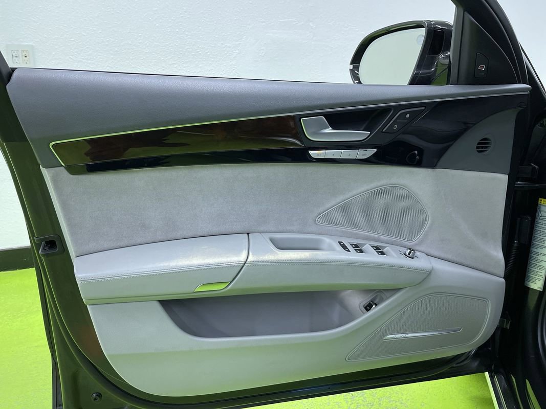 Used 2015 Audi A8 L 4.0T image 16