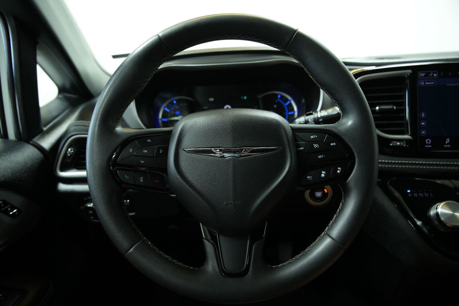 Used 2024 Chrysler Pacifica Limited FWD image 40