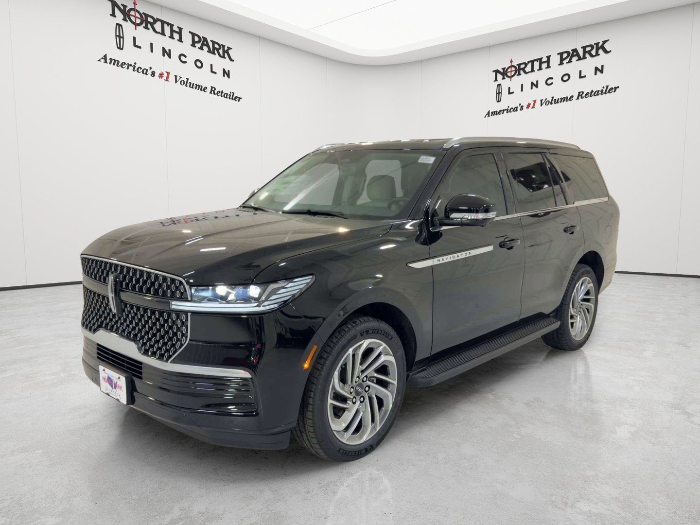 New 2026 Lincoln Navigator Premiere AWD/4WD image 5
