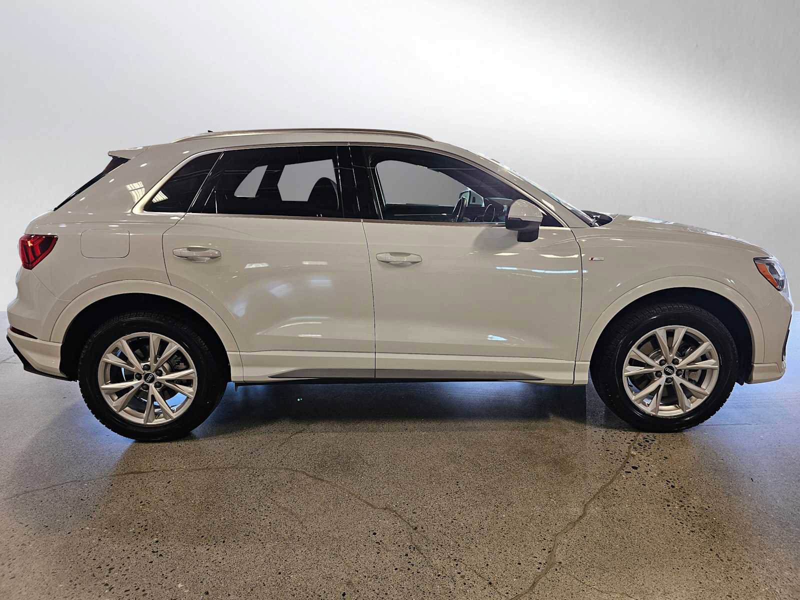 Used 2022 Audi Q3 2.0T Premium w/ Convenience Package image 8