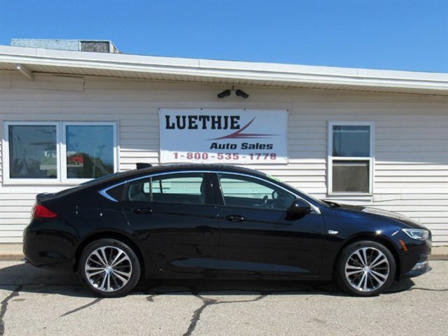 Used 2018 Buick Regal Essence w/ Driver Confidence Package #1 FWD image 3