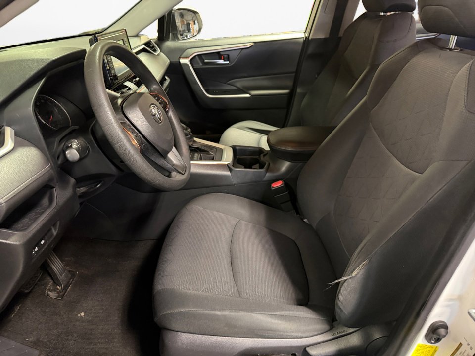 Used 2019 Toyota RAV4 XLE AWD/4WD image 11
