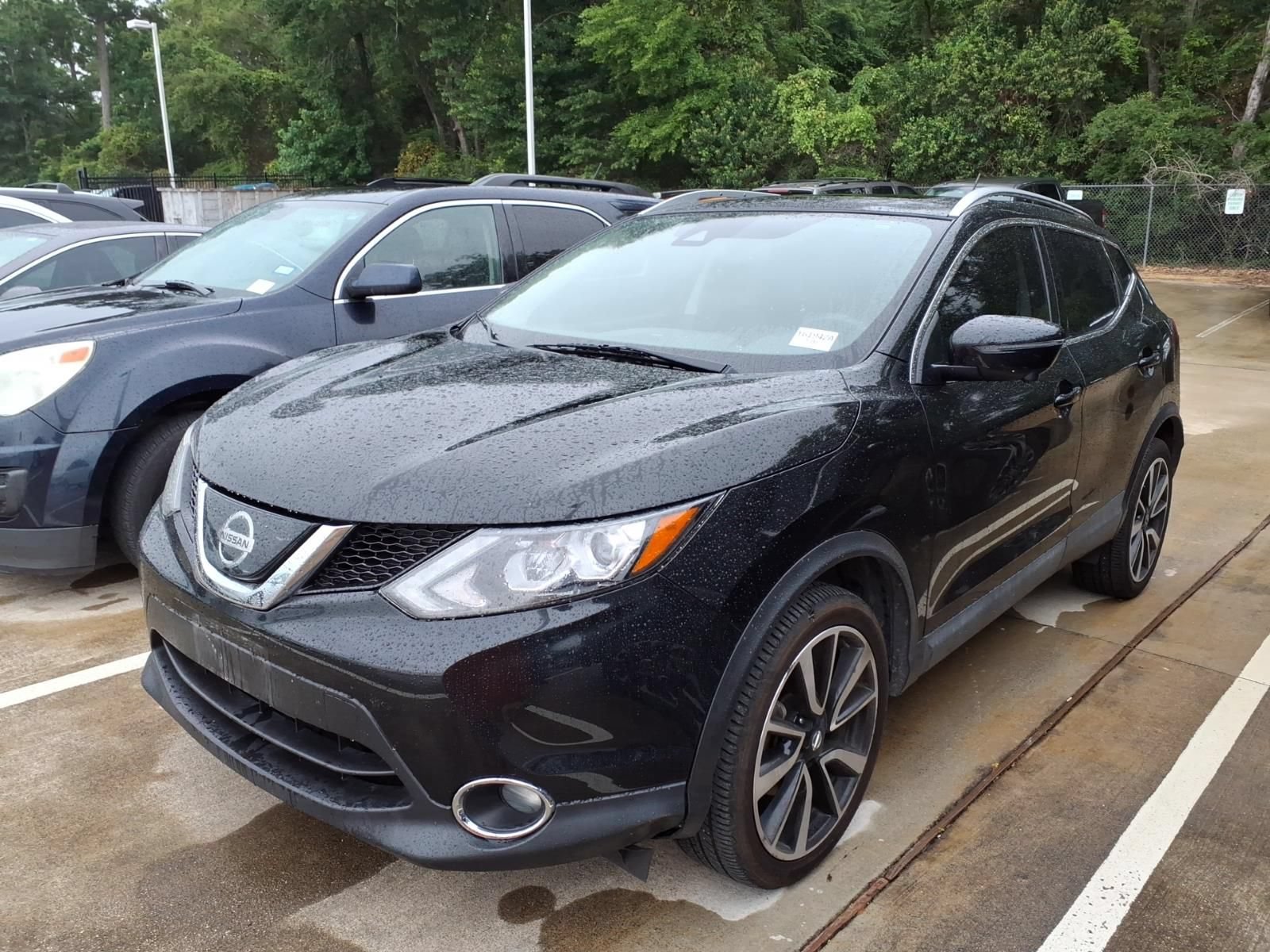 Used 2019 Nissan Rogue Sport SL w/ Premium Package FWD image 4