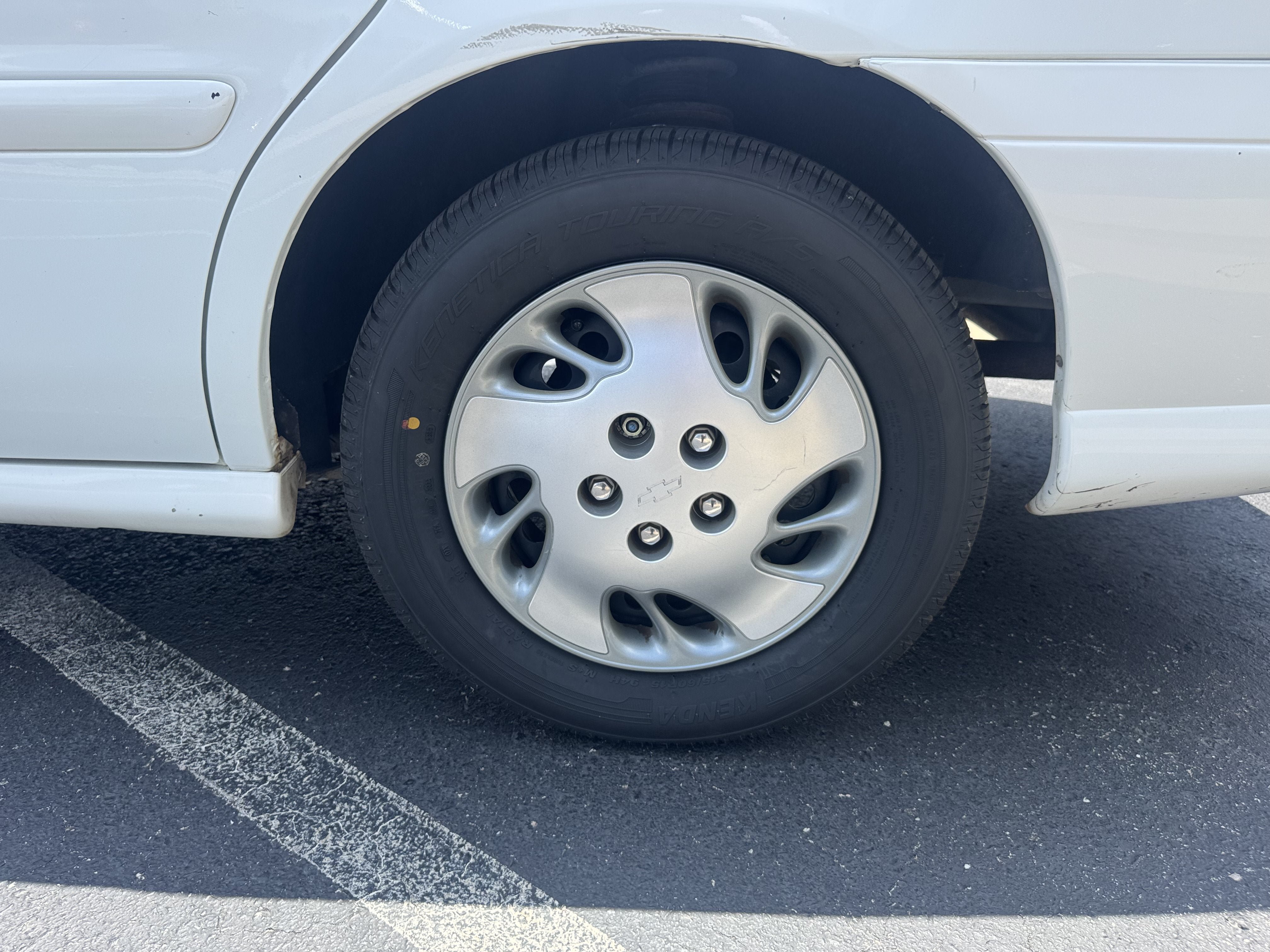 Used 1999 Chevrolet Malibu w/ Preferred Equipment Group 1 FWD image 9