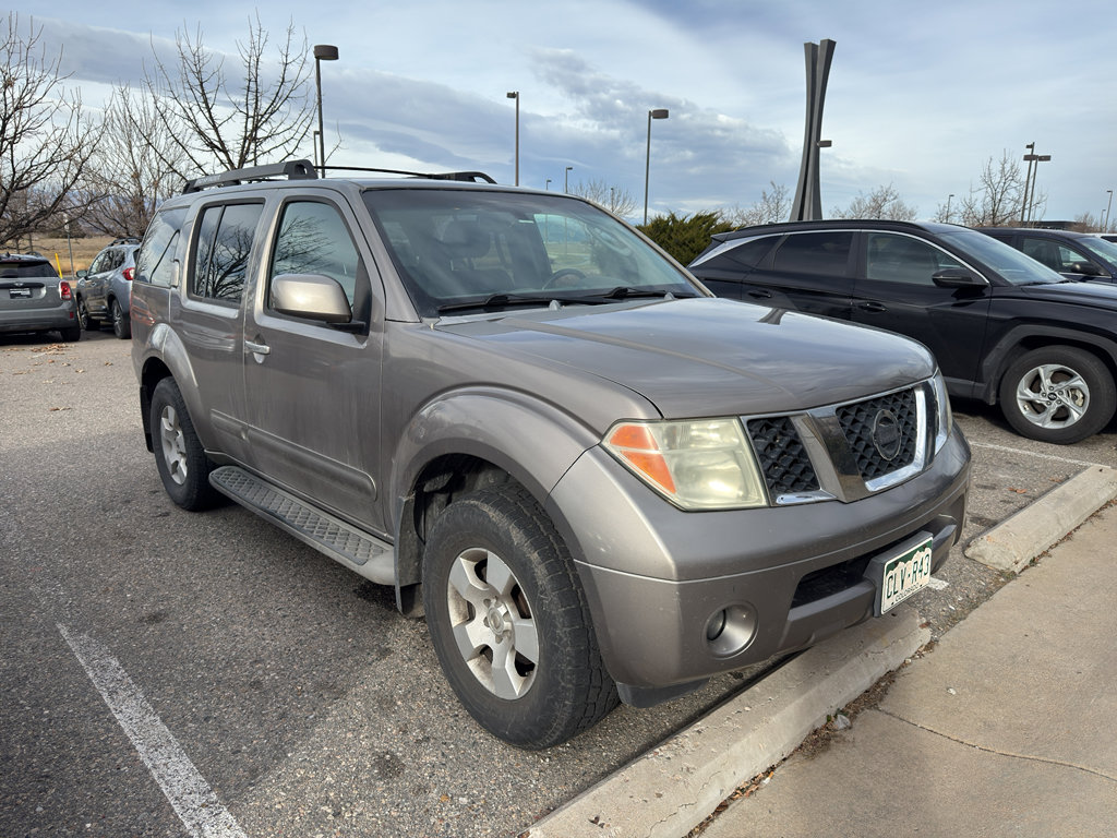 Used 2006 Nissan Pathfinder SE w/ (P01) Se Premium Pkg image 4