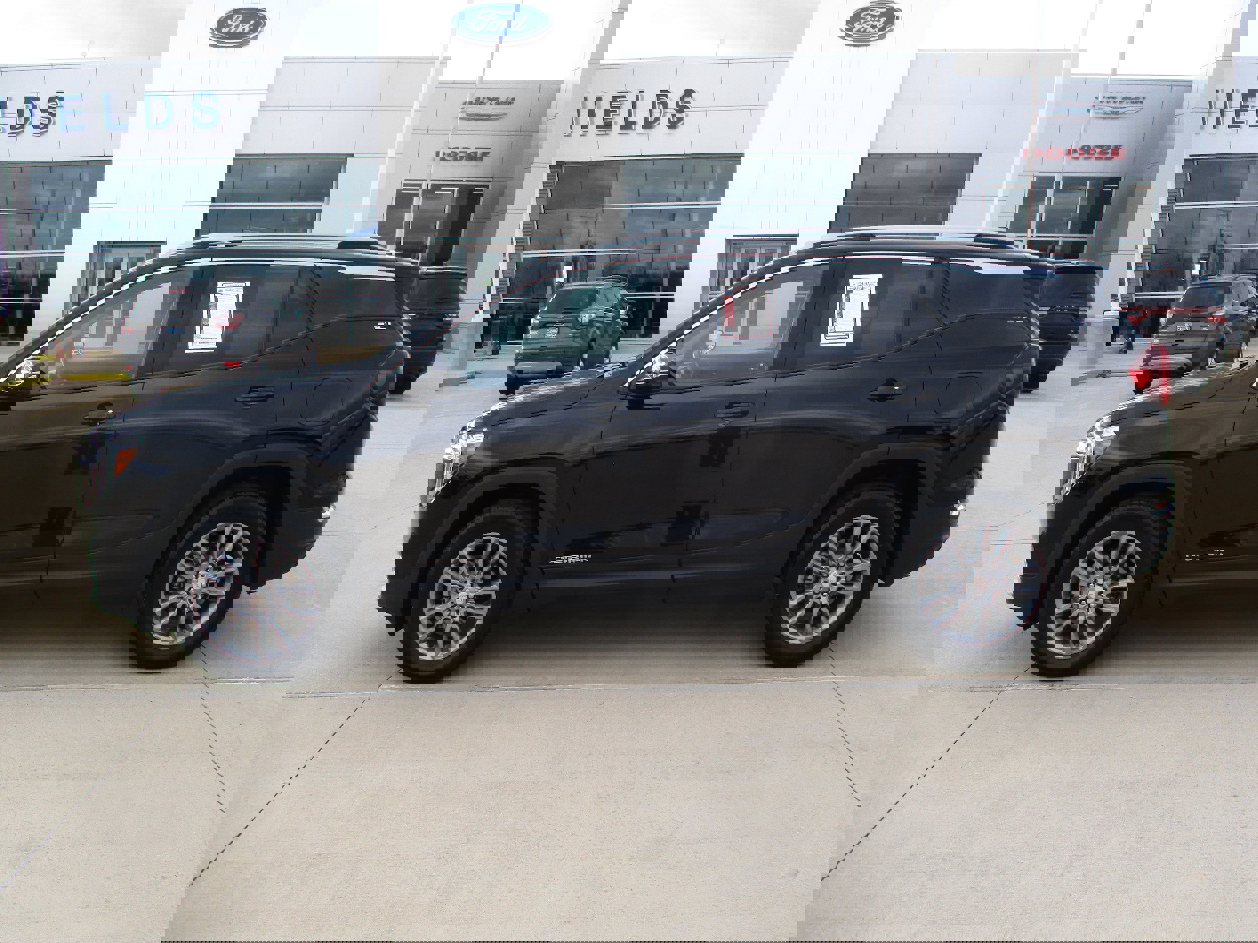 Used 2024 GMC Terrain SLT image 3