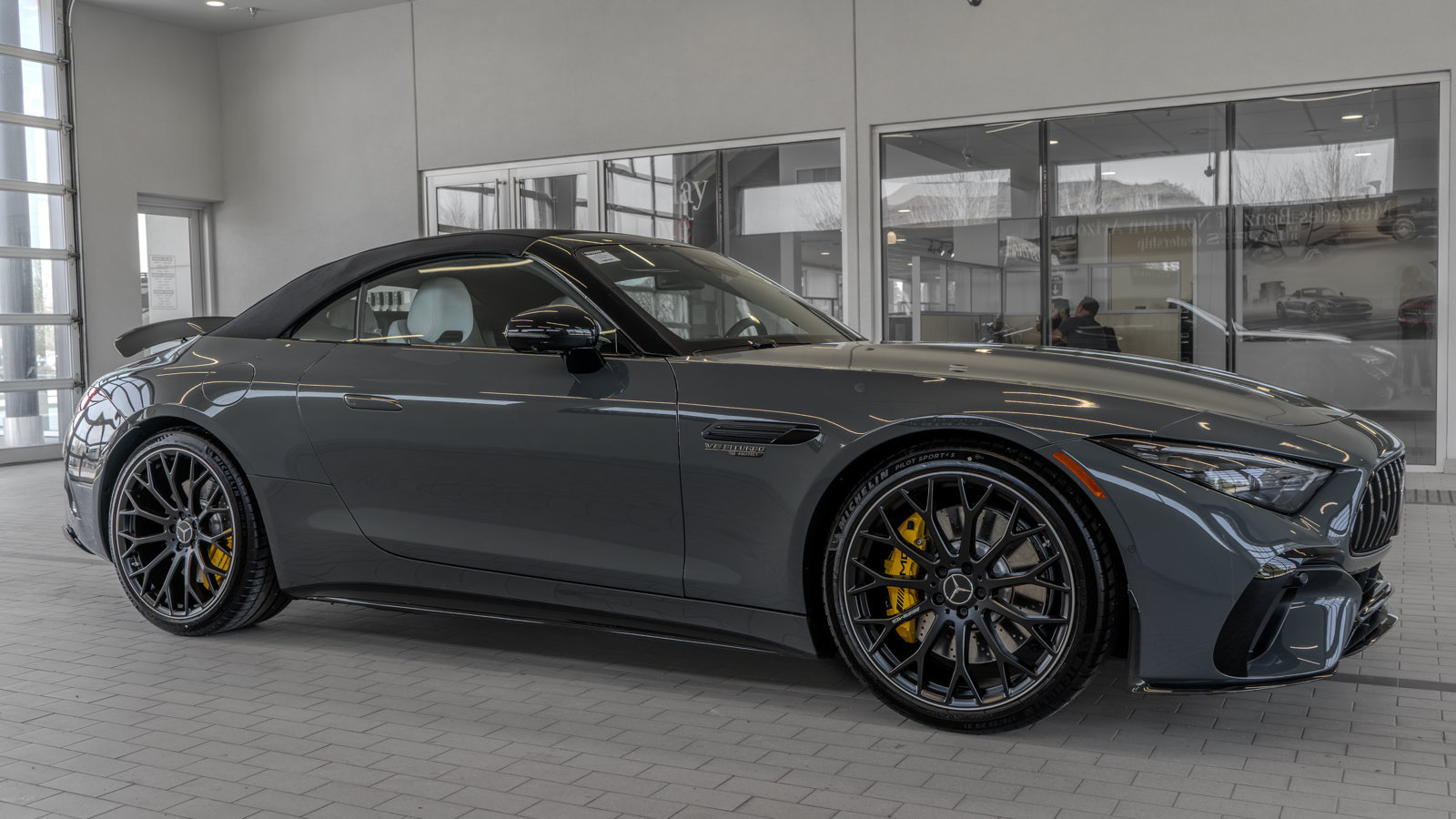 Used 2026 Mercedes-Benz SL 63 AMG 4MATIC image 13