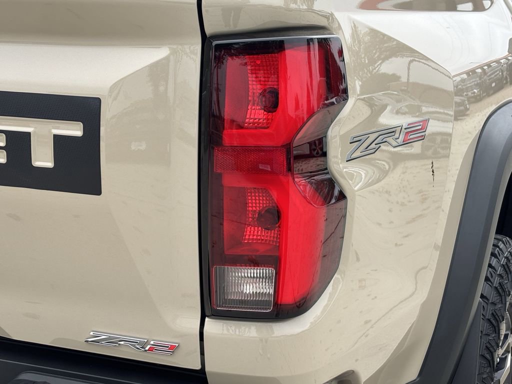 Used 2024 Chevrolet Colorado ZR2 w/ Technology Package image 6