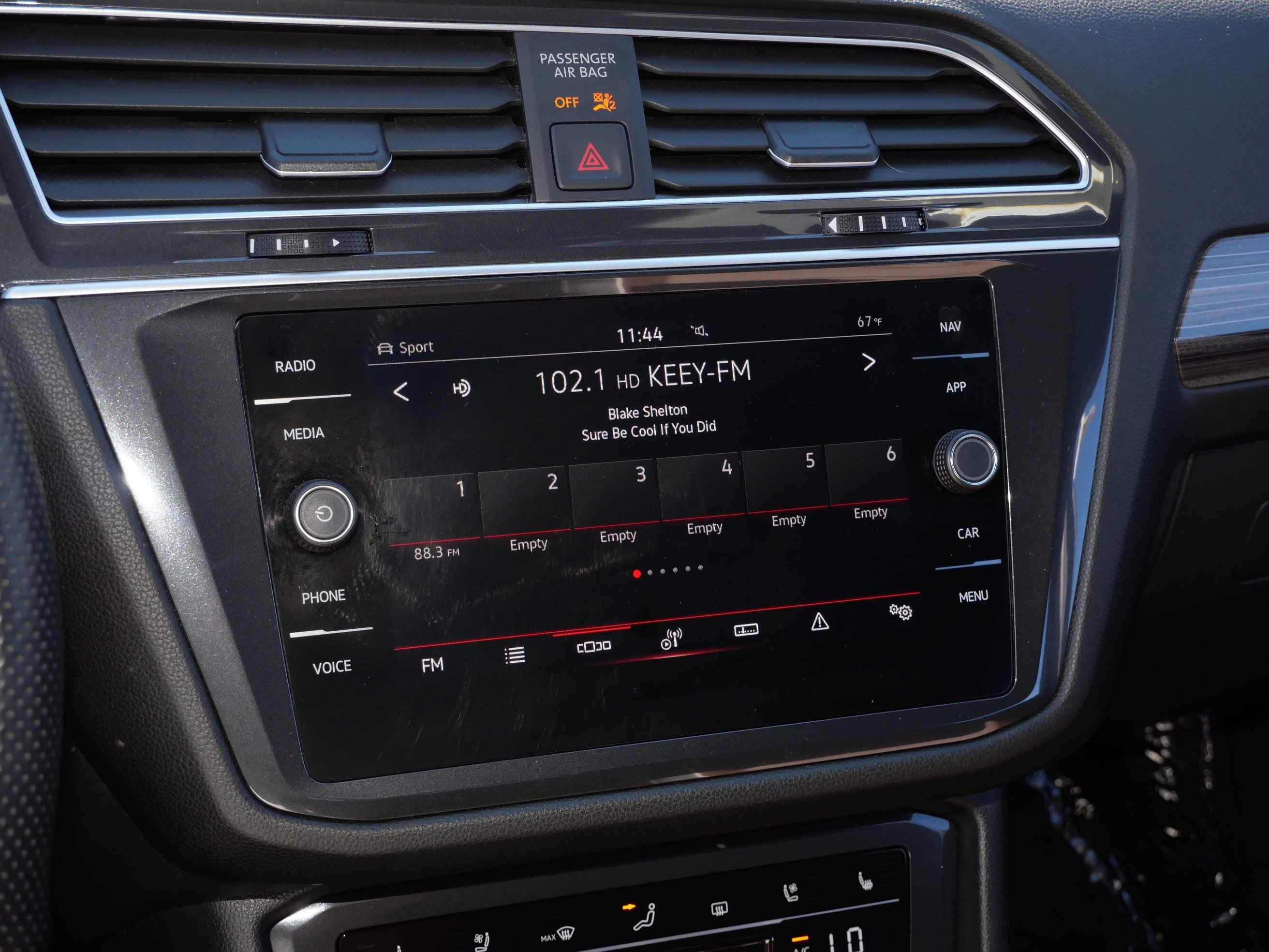 Certified 2024 Volkswagen Tiguan SEL R-Line AWD/4WD image 22