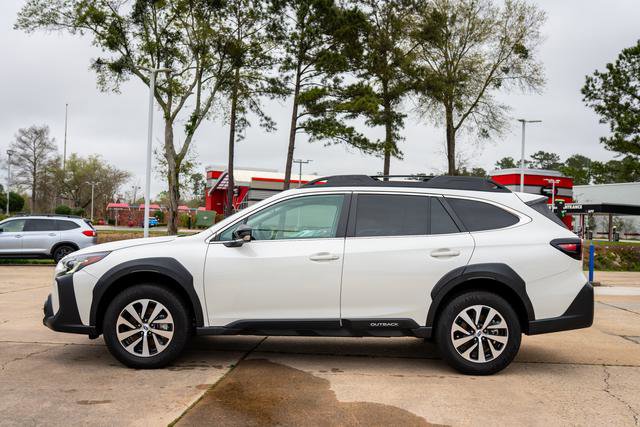 Certified 2025 Subaru Outback Premium AWD/4WD image 2