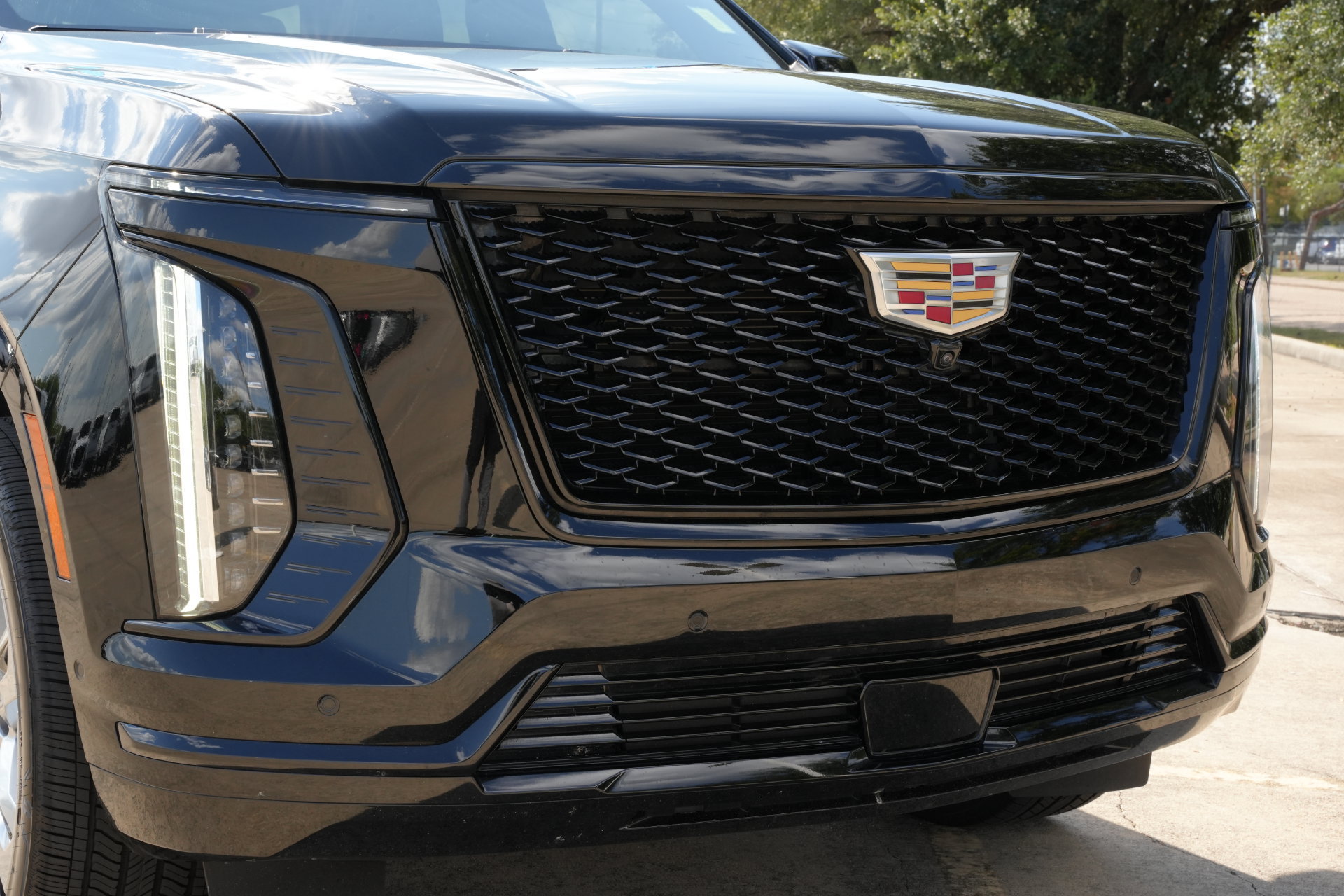 Certified 2025 Cadillac Escalade Sport w/ Touring Package AWD/4WD image 28