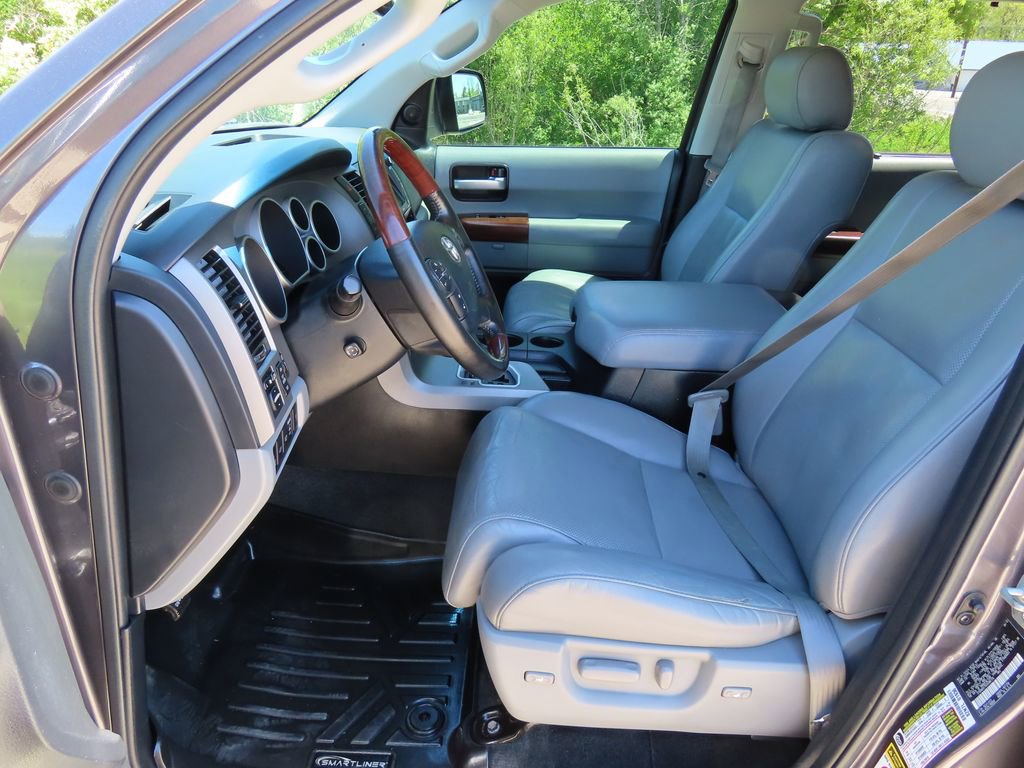 Used 2013 Toyota Sequoia Platinum AWD/4WD image 30