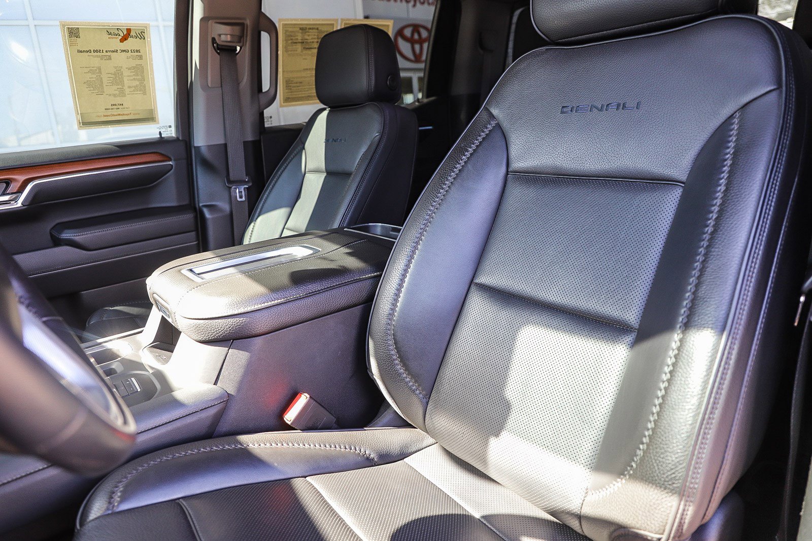 Used 2022 GMC Sierra 1500 Denali image 25