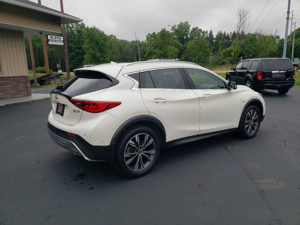 Used 2018 INFINITI QX30 Premium w/ Technology Package AWD/4WD image 7