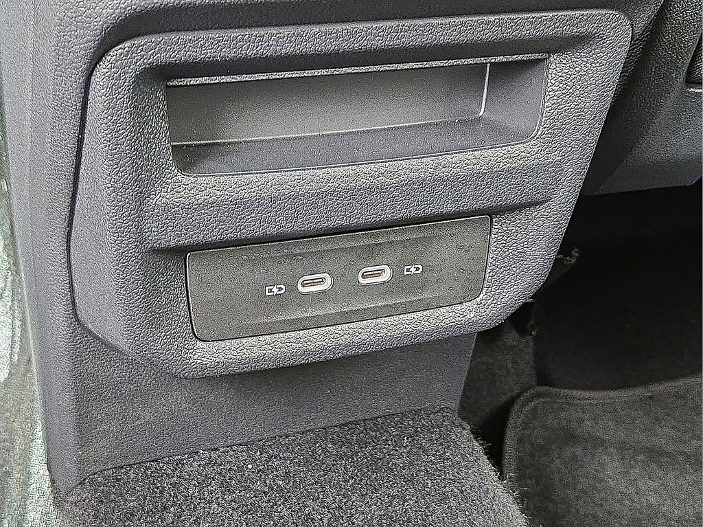 Used 2026 Volkswagen Taos SE FWD image 16