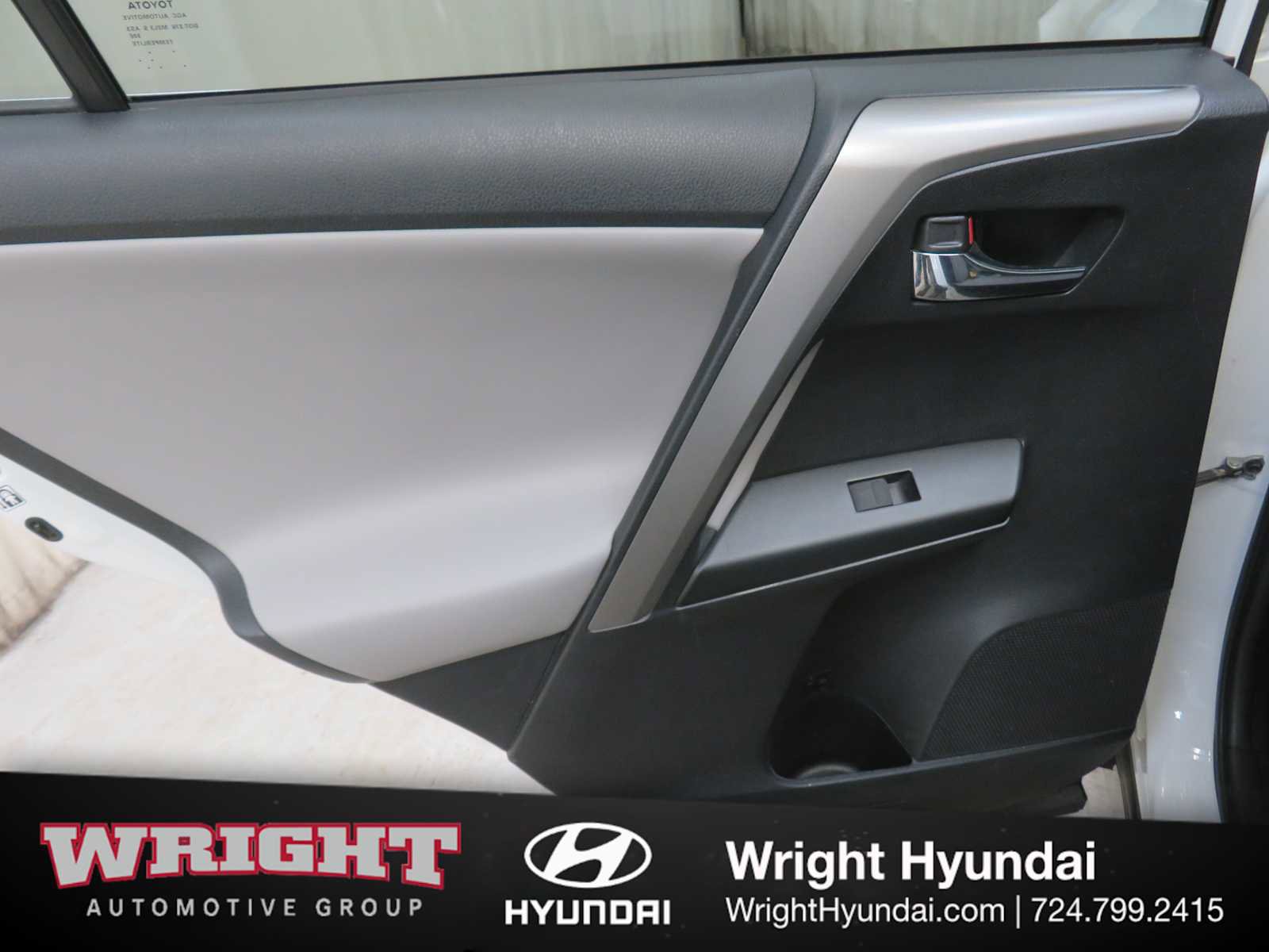 Used 2016 Toyota RAV4 XLE w/ Convenience Package image 12