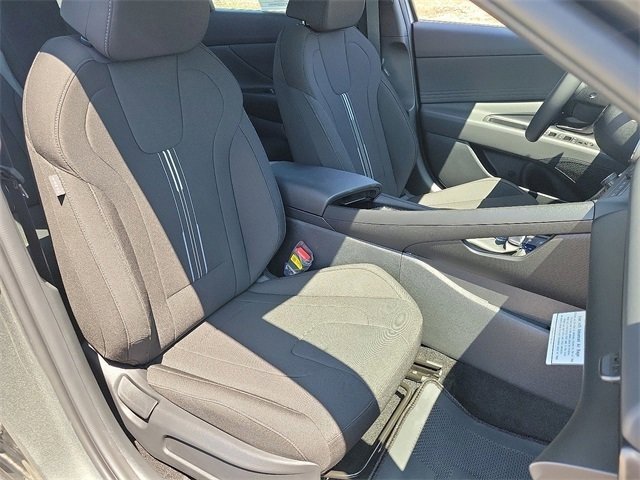 New 2025 Hyundai Elantra SEL image 14