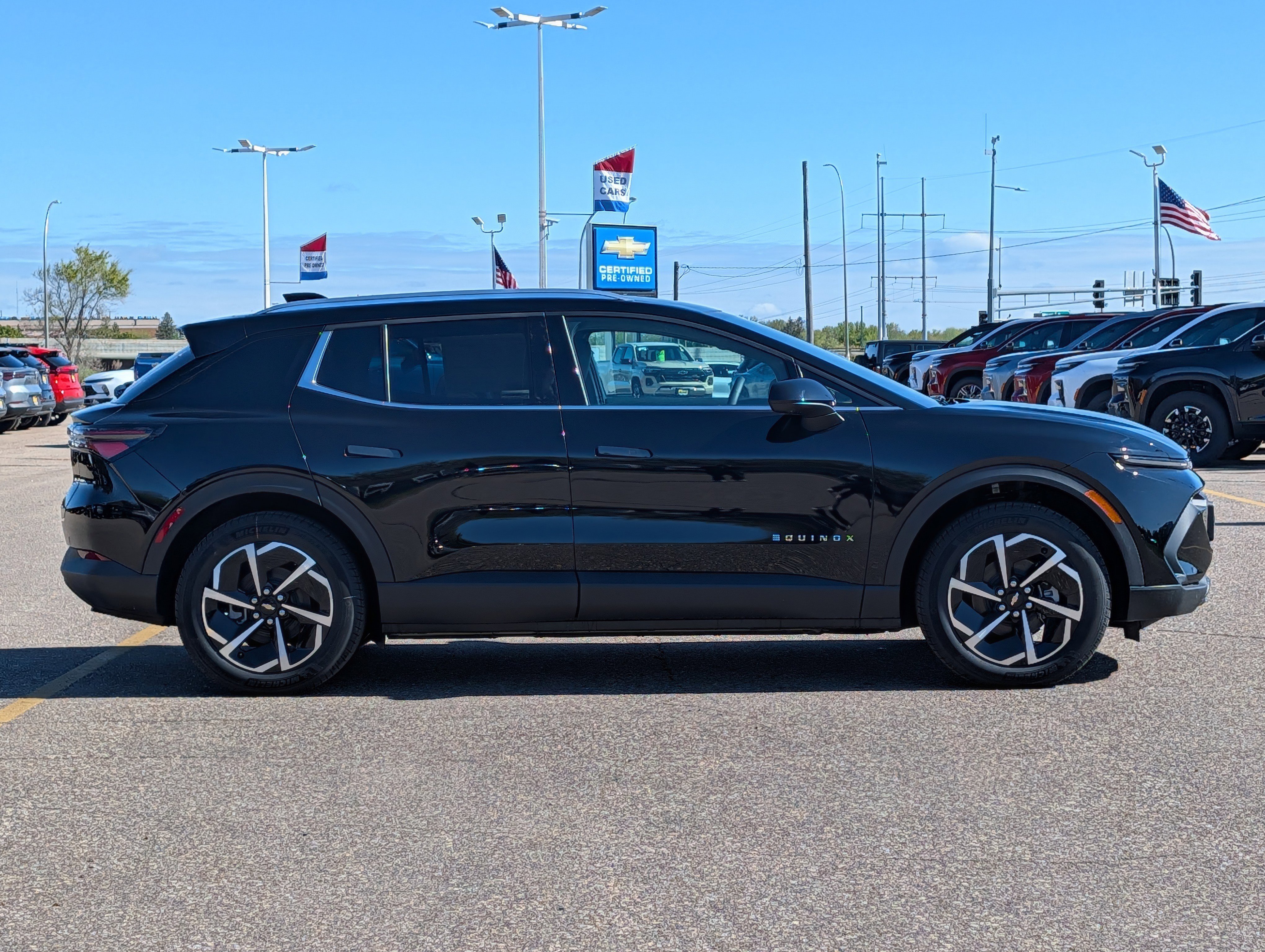 New 2026 Chevrolet Equinox EV LT AWD/4WD image 2