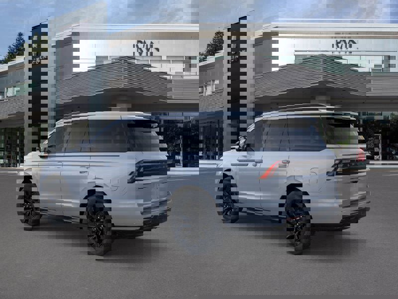 New 2025 Lincoln Navigator Reserve w/ Jet Appearance Package image 4