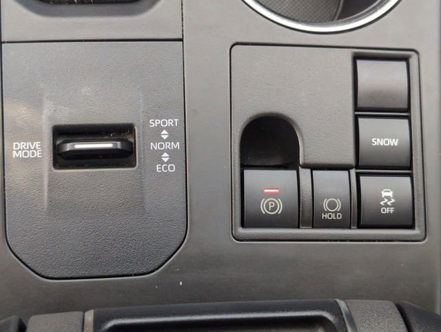 Used 2023 Toyota Highlander XLE image 34