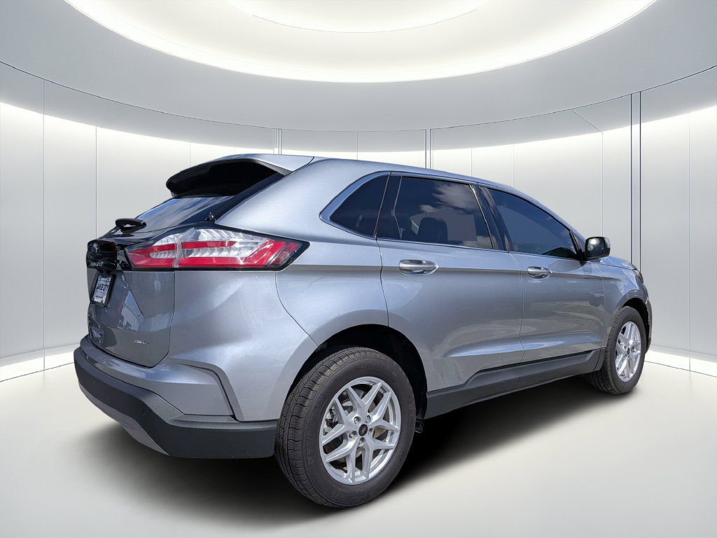 Used 2024 Ford Edge SEL w/ Convenience Package AWD/4WD image 3
