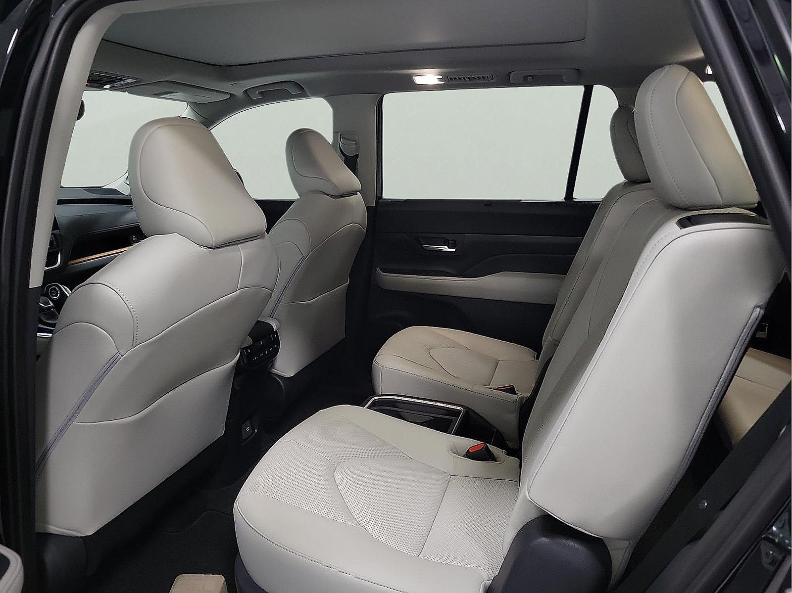 New 2026 Toyota Grand Highlander FWD image 8