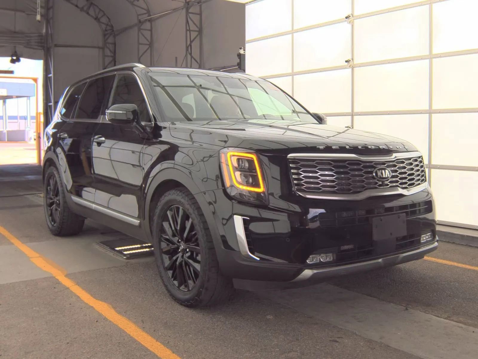 Used 2021 Kia Telluride SX w/ SX Prestige Package AWD/4WD image 5