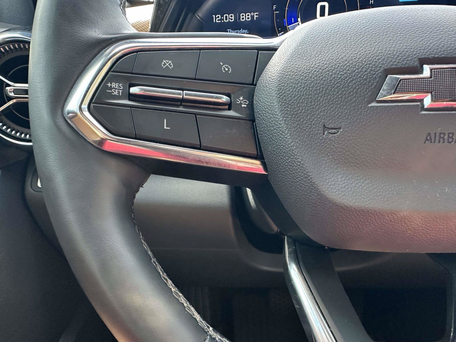 Used 2025 Chevrolet Equinox ACTIV w/ Safety and Technology Package AWD/4WD image 13