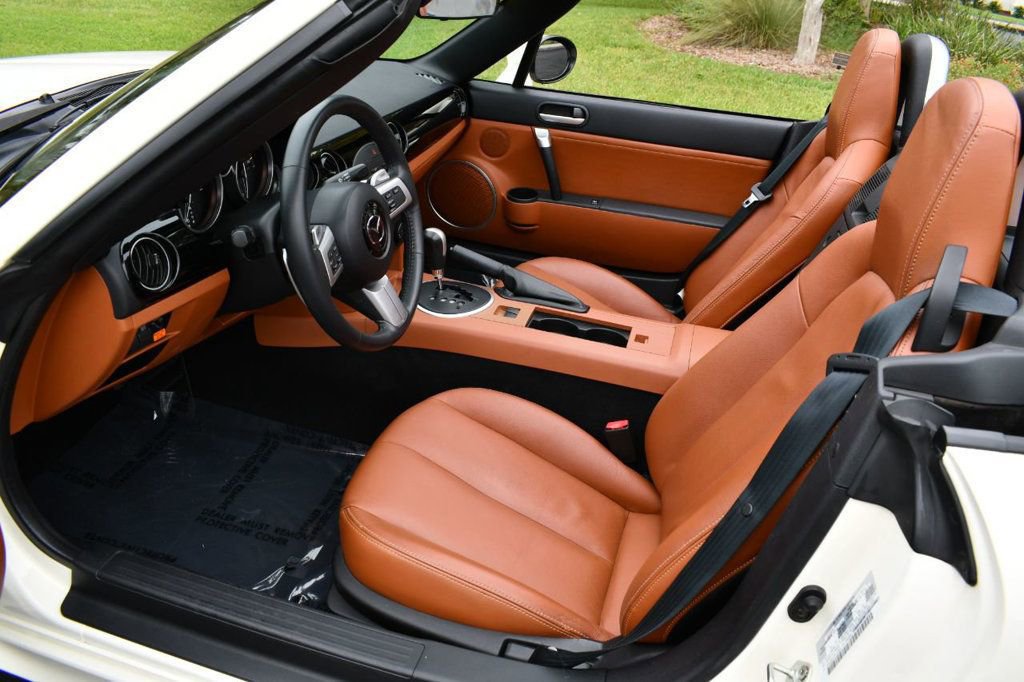 Used 2007 MAZDA MX-5 Miata Grand Touring w/ Premium Pkg image 45