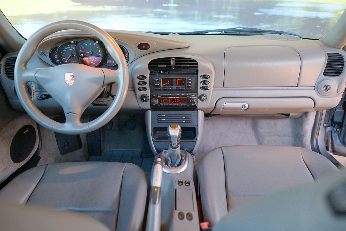 Used 2004 Porsche 911 Carrera RWD image 18
