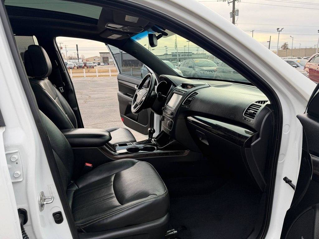 Used 2014 Kia Sorento SX FWD image 25