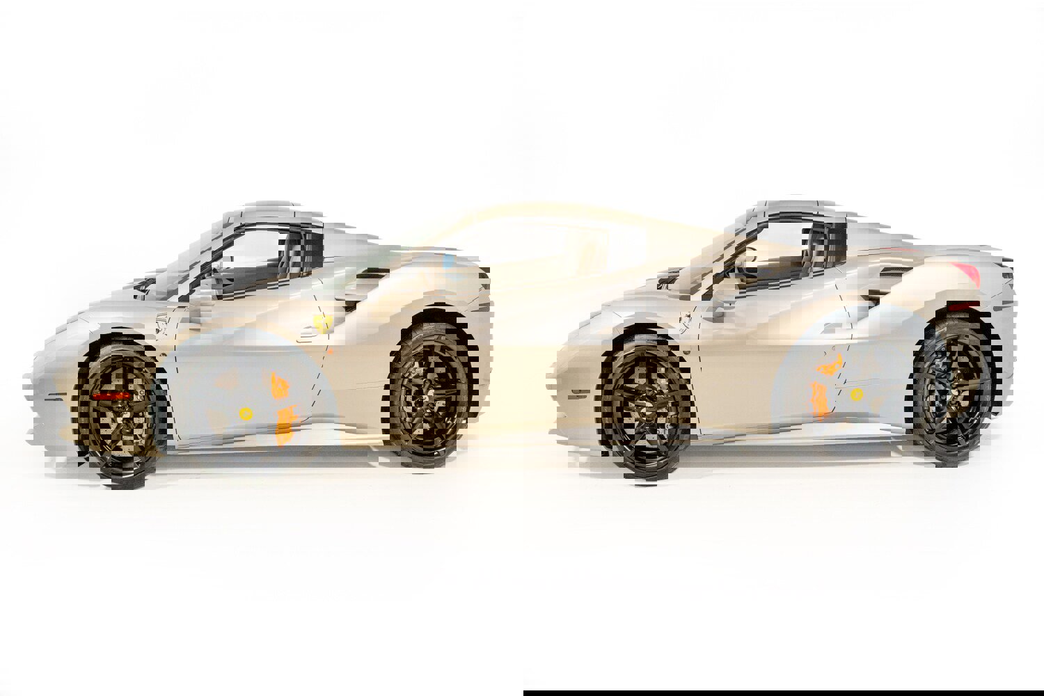 Used 2018 Ferrari 488 Spider image 3