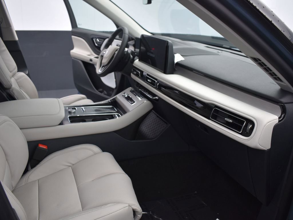 New 2026 Lincoln Aviator Reserve w/ Luxury Package image 16