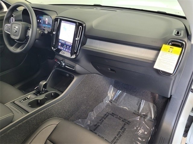 Certified 2026 Volvo XC40 B5 Core w/ Climate Package image 11