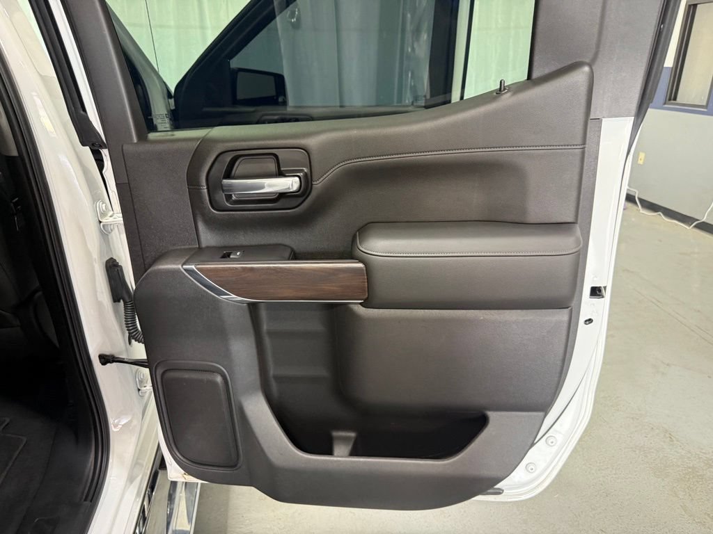 Used 2019 GMC Sierra 1500 SLT w/ SLT Premium Plus Package AWD/4WD image 17