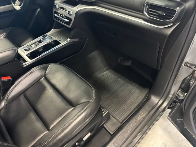 Used 2022 Ford Explorer XLT w/ Equipment Group 202A AWD/4WD image 35