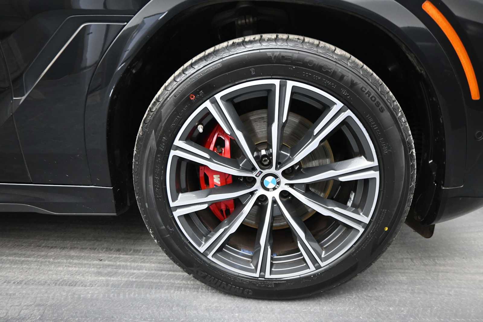 Used 2023 BMW X6 xDrive40i w/ M Sport Package AWD/4WD image 10