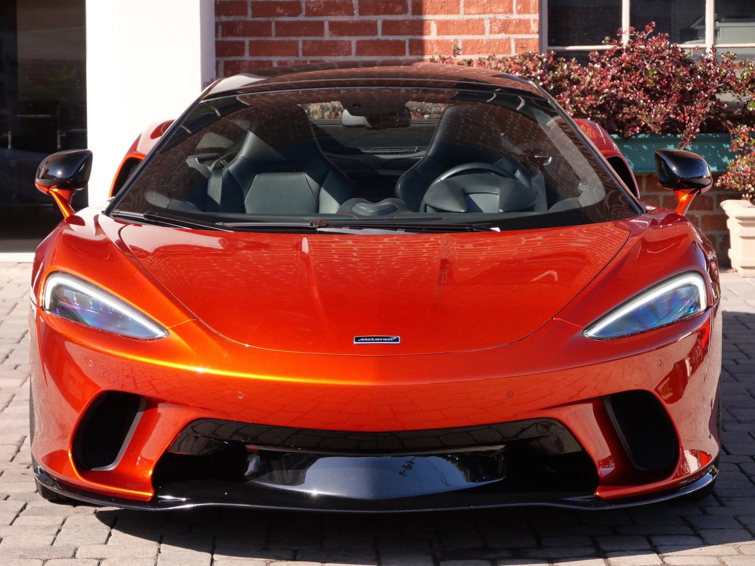 Used 2023 McLaren GT image 2