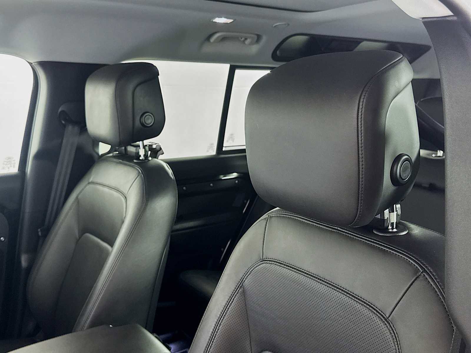 Used 2025 Land Rover Defender 110 S image 22