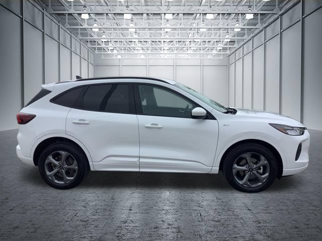 Used 2023 Ford Escape ST-Line Select AWD/4WD image 4