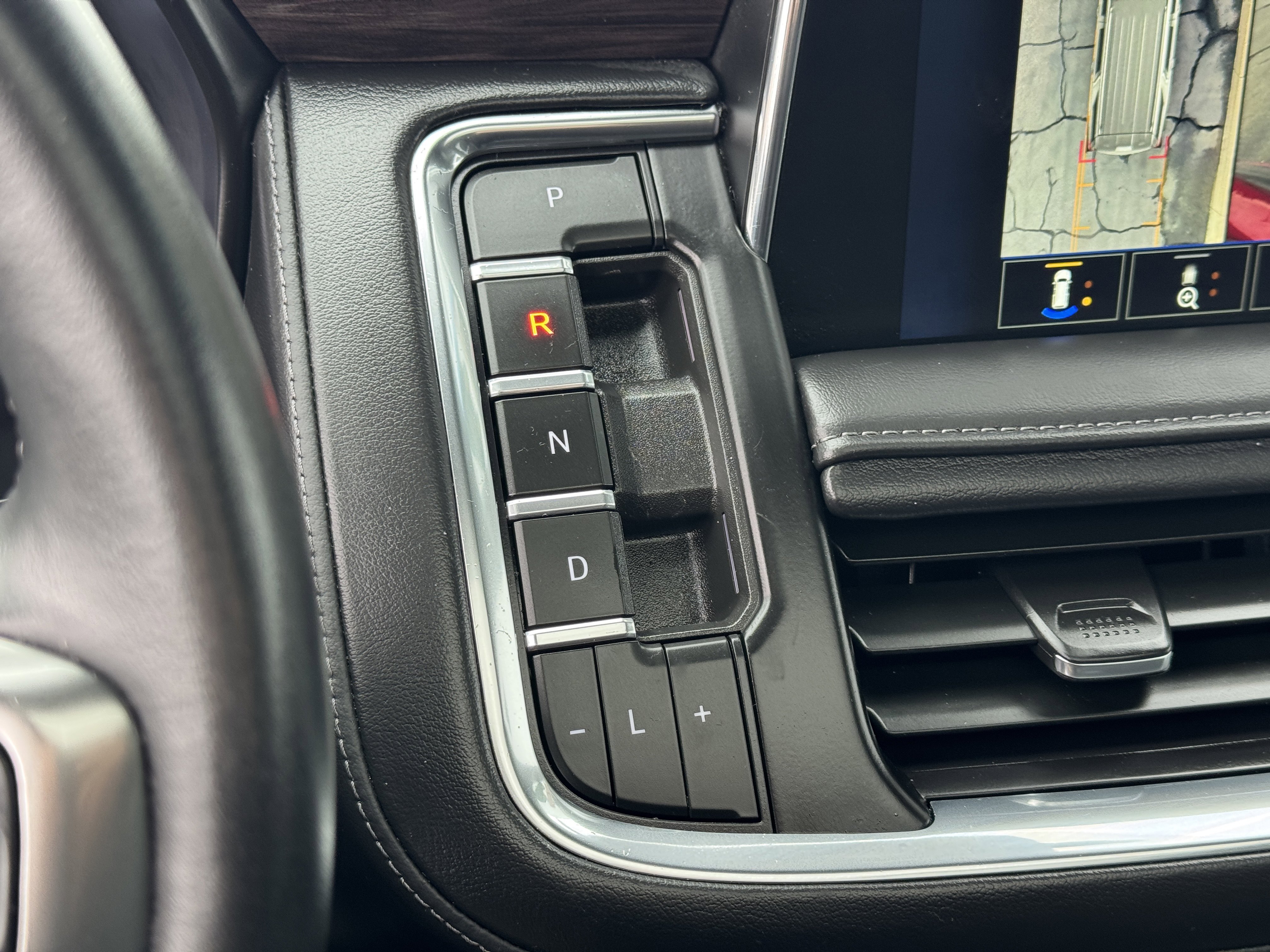 Used 2023 Chevrolet Tahoe Z71 w/ Z71 Off-Road Package image 30