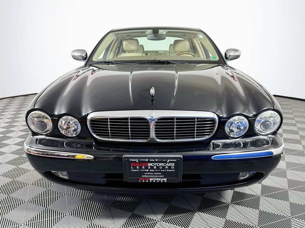 Used 2005 Jaguar XJ8 RWD image 2