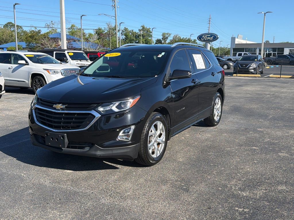 Used 2019 Chevrolet Equinox LT image 2