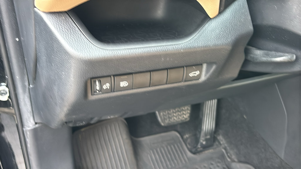 Used 2020 Toyota RAV4 XLE w/ Convenience Package AWD/4WD image 15
