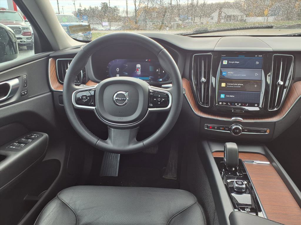 Used 2024 Volvo XC60 B5 Plus image 9