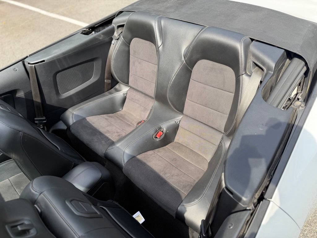 Used 2019 Ford Mustang Premium w/ Carbon Sport Interior Package RWD image 20