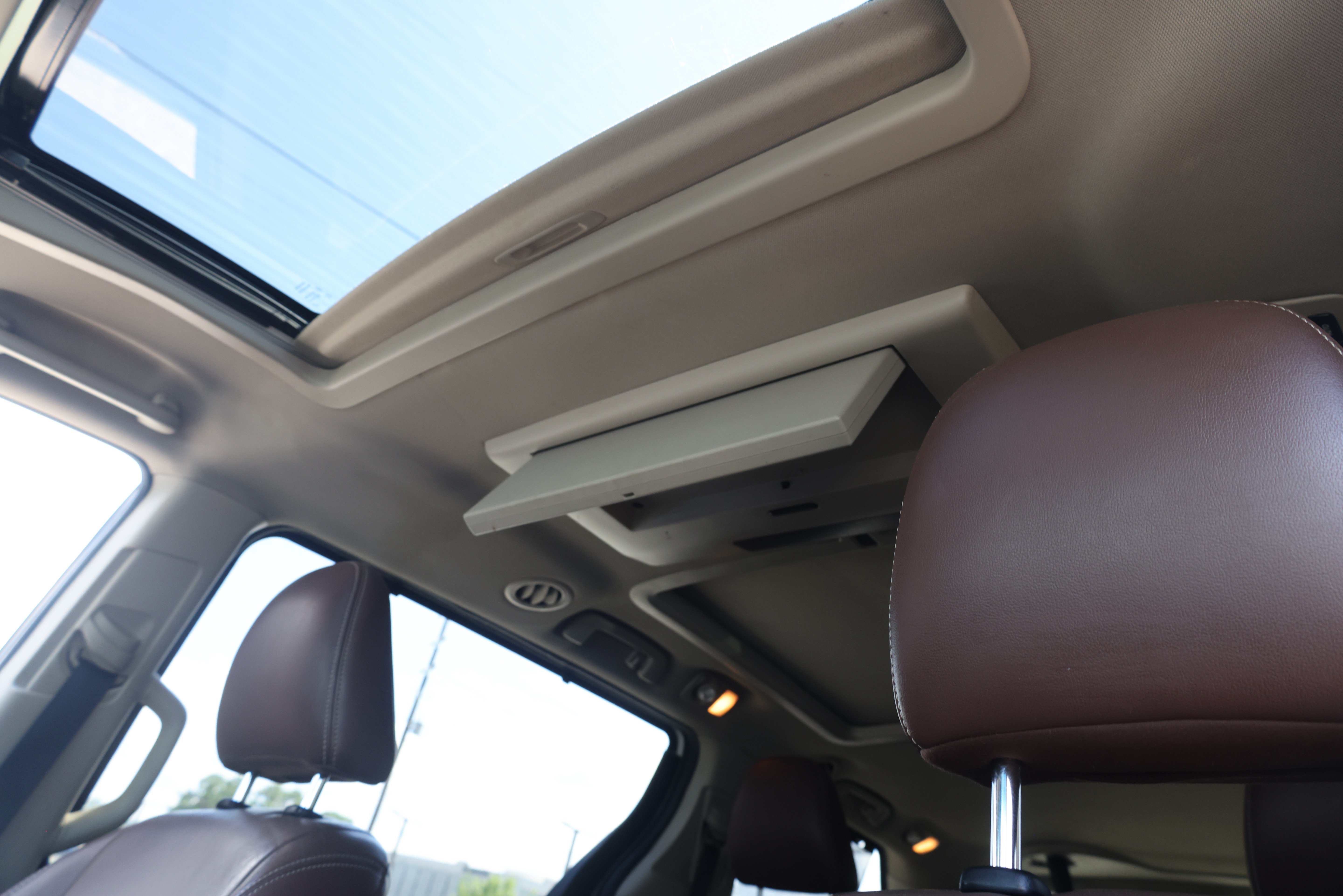 Used 2015 Toyota Sienna Limited Premium AWD/4WD image 11