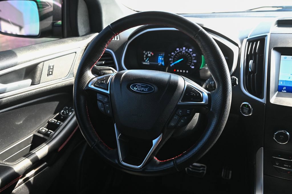 Used 2020 Ford Edge ST-Line w/ Cold Weather Package image 29